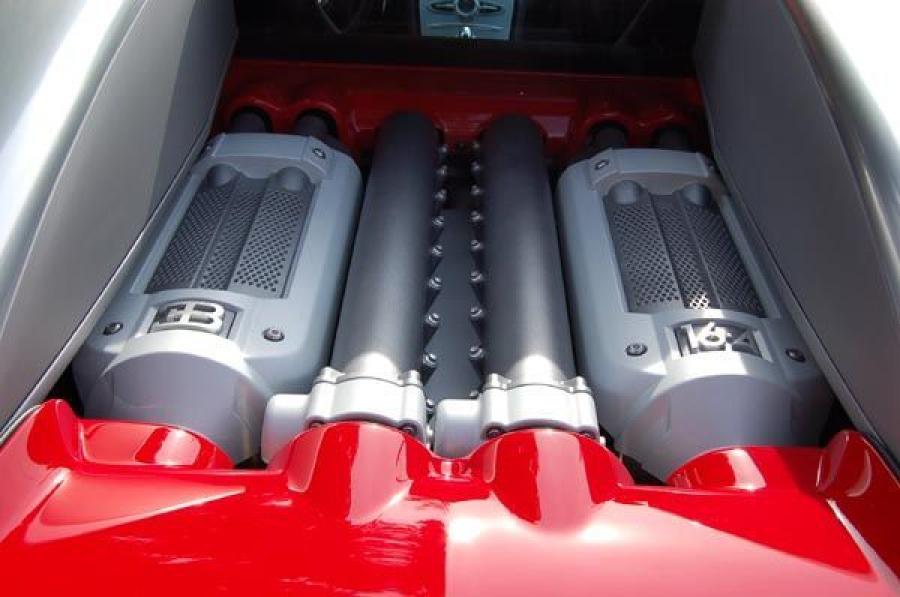  Bugatti Veyron 16.4 2008 года  (фото 23 из 31)